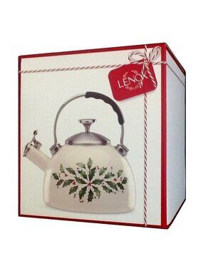 new in box Lenox Christmas Holiday Holly Leaves 2.5-Quart Whistling Tea Kettle